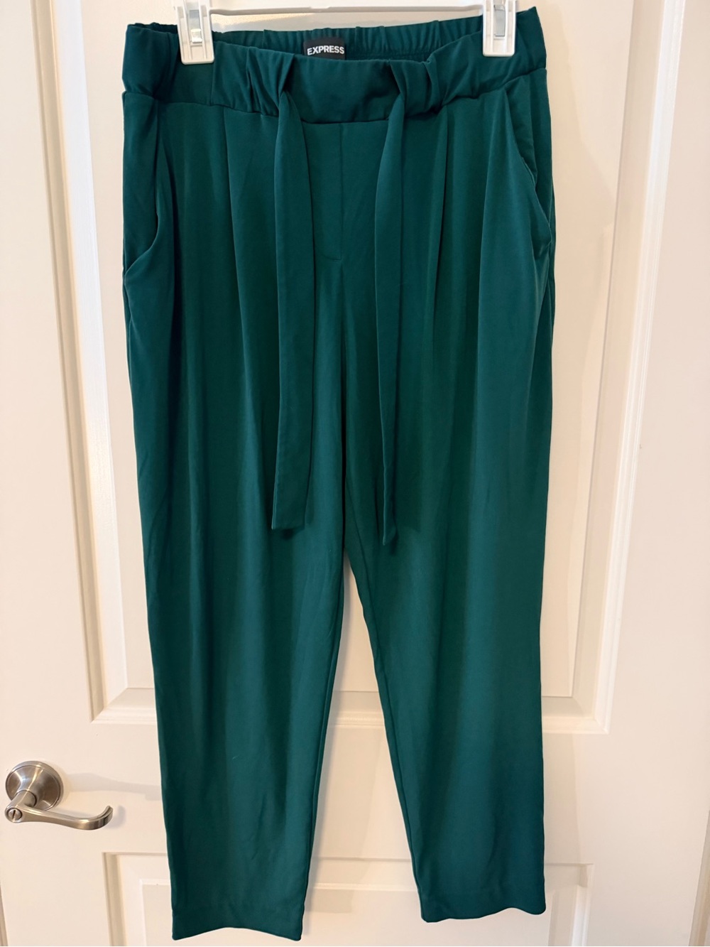 Express Women's Green Tie-Waist Cropped Pants